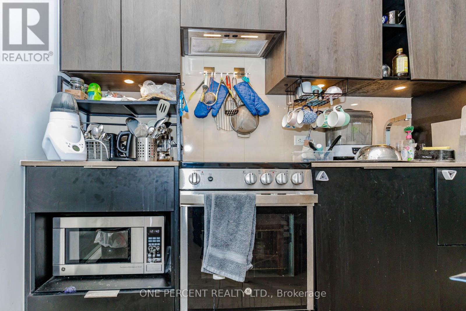 204 - 3900 Confederation Parkway, Mississauga, Ontario  L5B 0M3 - Photo 17 - W12921426