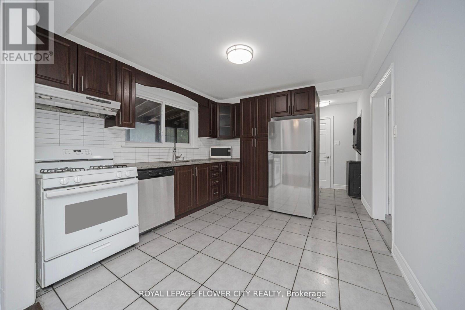 60 Lexington Avenue, Toronto, Ontario  M9V 2G8 - Photo 12 - W13045800