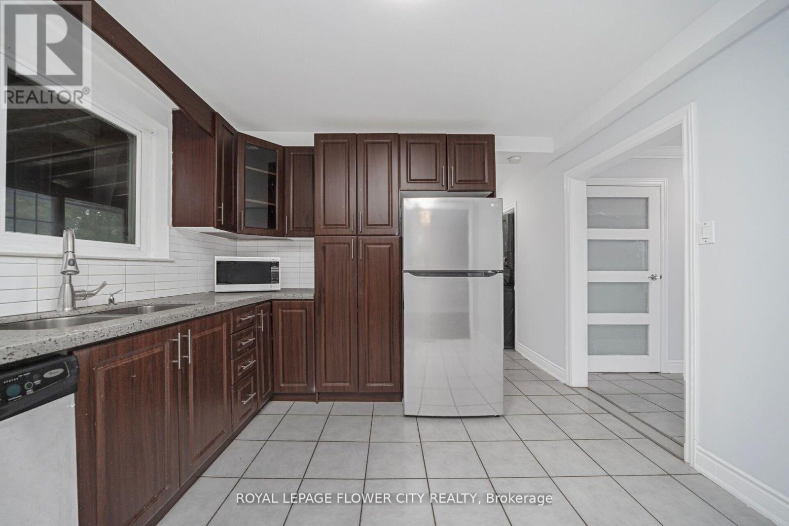 60 Lexington Avenue, Toronto, Ontario  M9V 2G8 - Photo 14 - W13045800