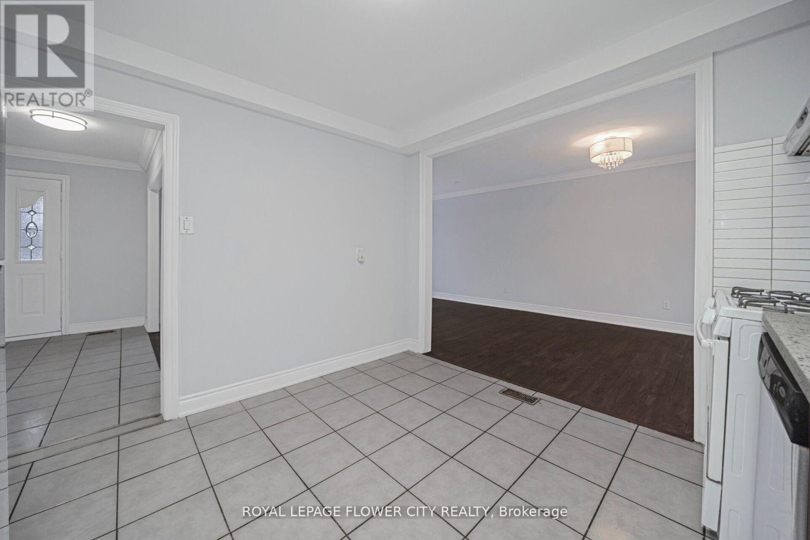 60 Lexington Avenue, Toronto, Ontario  M9V 2G8 - Photo 15 - W13045800