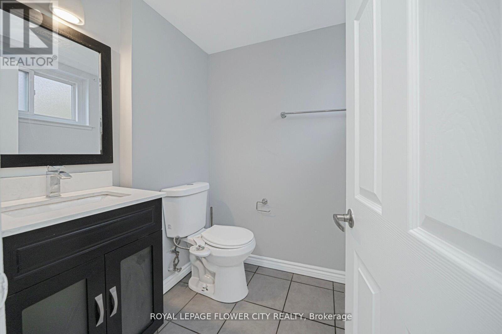 60 Lexington Avenue, Toronto, Ontario  M9V 2G8 - Photo 17 - W13045800