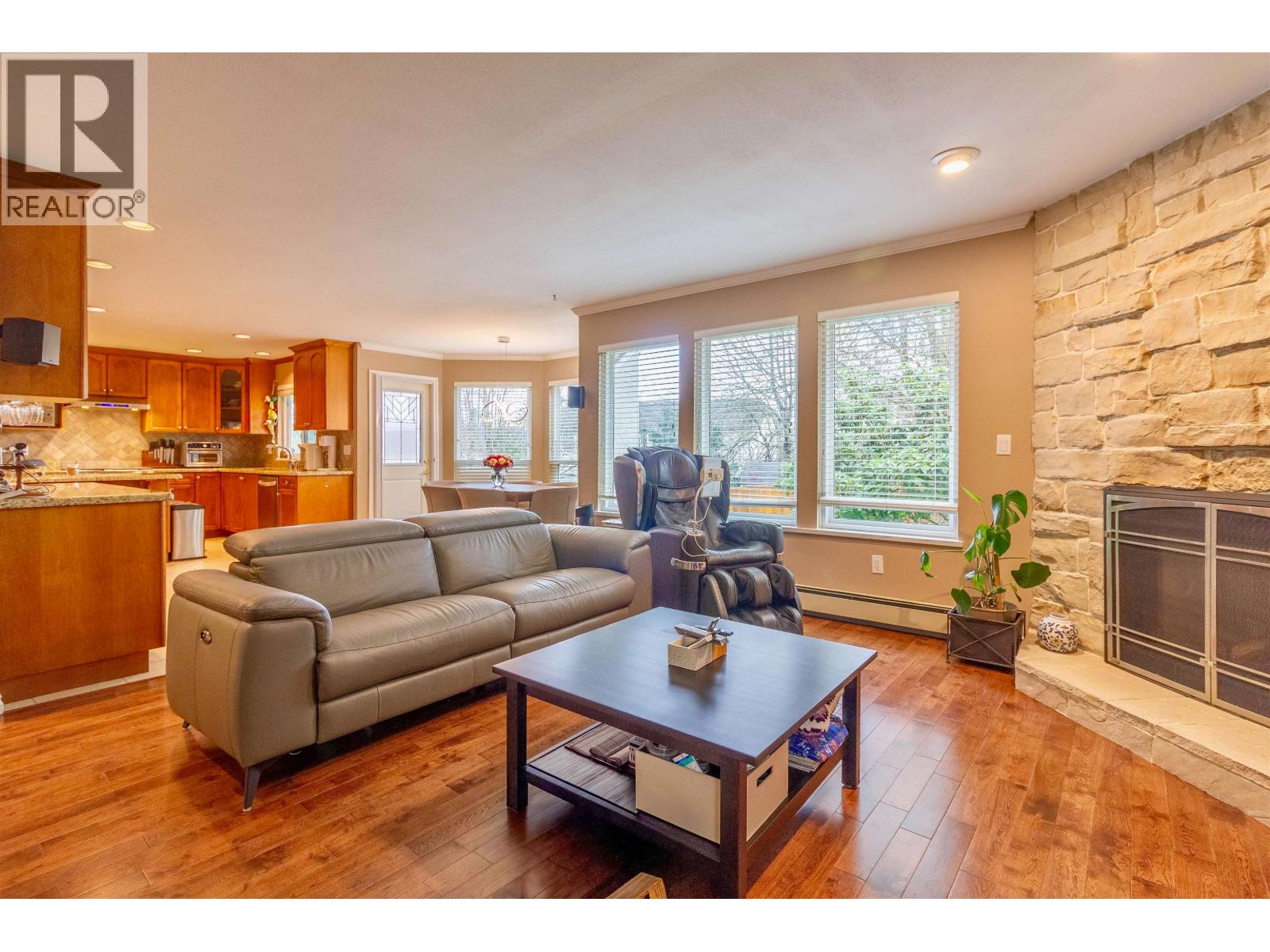 7470 Almond Place, Burnaby, British Columbia  V3N 4V5 - Photo 11 - R3092613