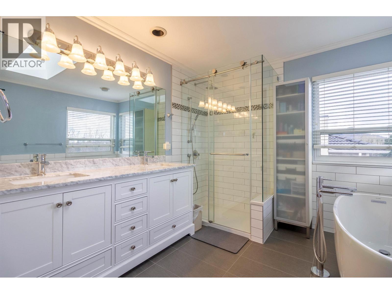 7470 Almond Place, Burnaby, British Columbia  V3N 4V5 - Photo 17 - R3092613