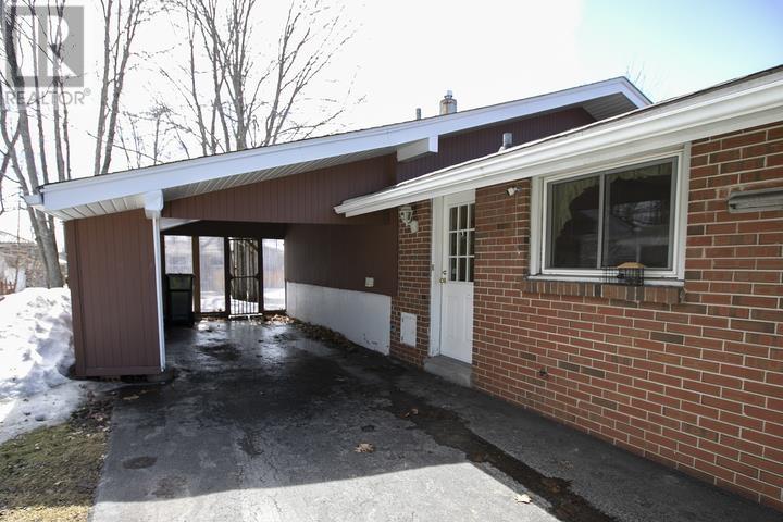 19 Passmore Rd, Sault Ste. Marie, Ontario  P6B 3T9 - Photo 4 - SM260734