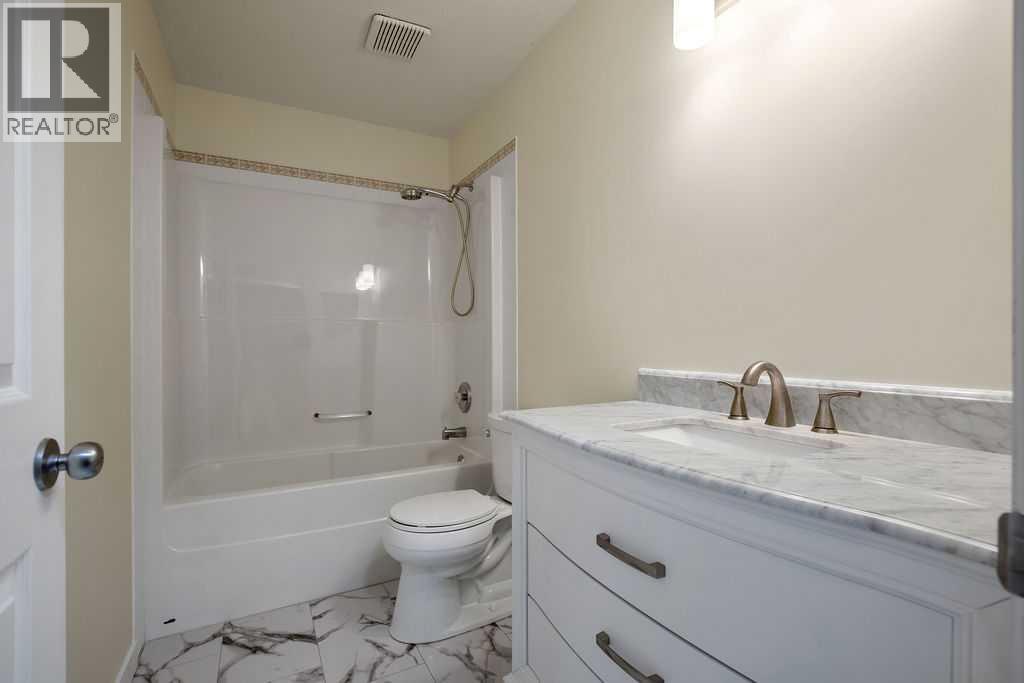 402 Highwood Village Place NW, High River, Alberta  T1V 1W1 - Photo 11 - A2303123