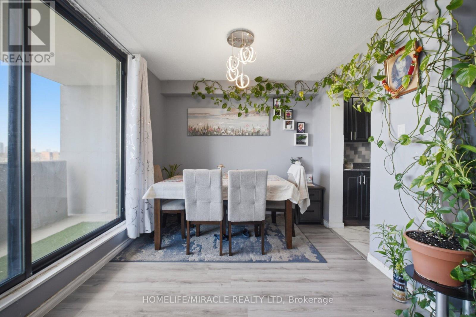 701 - 301 Prudential Drive, Toronto, Ontario  M1P 4V3 - Photo 4 - E13042376