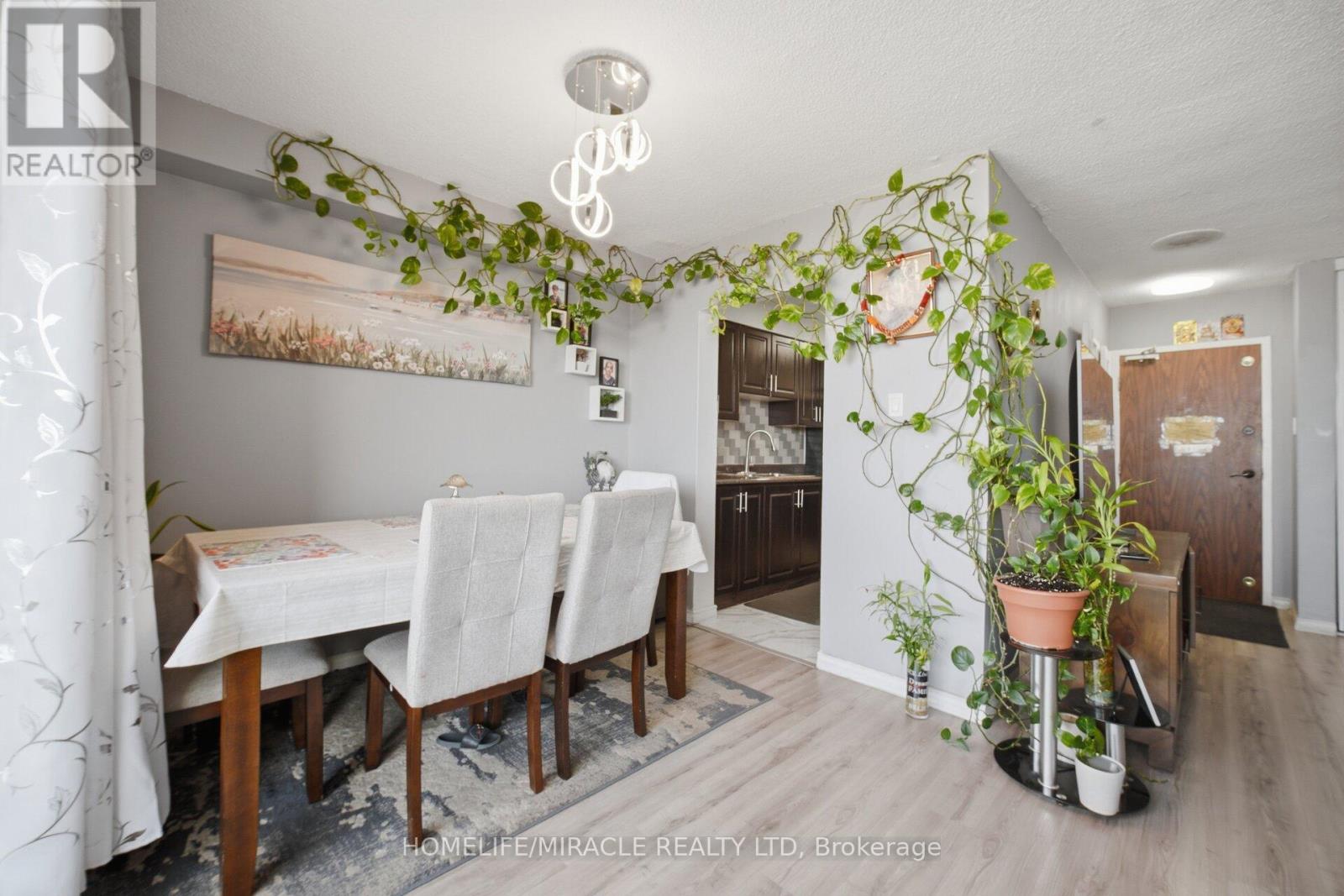 701 - 301 Prudential Drive, Toronto, Ontario  M1P 4V3 - Photo 5 - E13042376