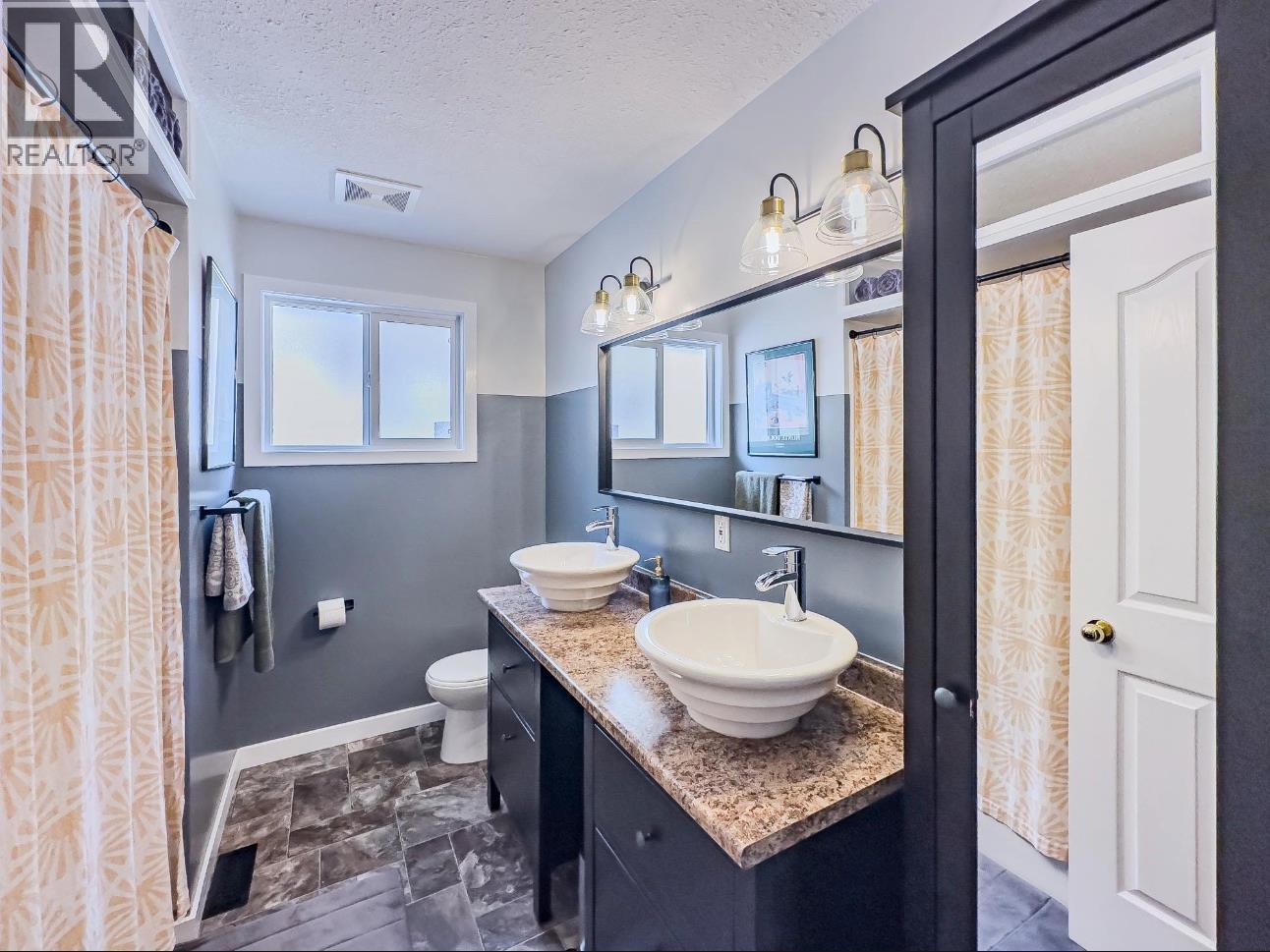 1572 Mt Dufferin Drive, Kamloops, British Columbia  V2E 1A2 - Photo 15 - 10384827