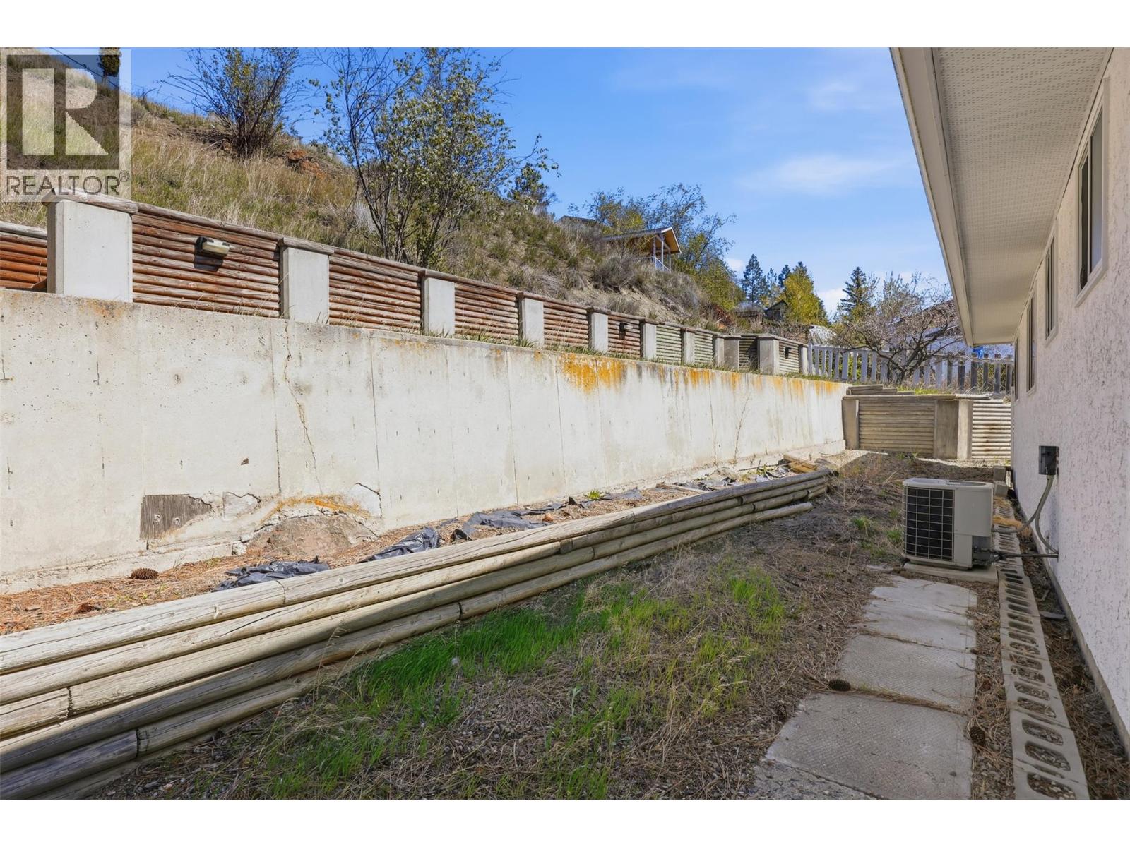 1572 Mt Dufferin Drive, Kamloops, British Columbia  V2E 1A2 - Photo 32 - 10384827