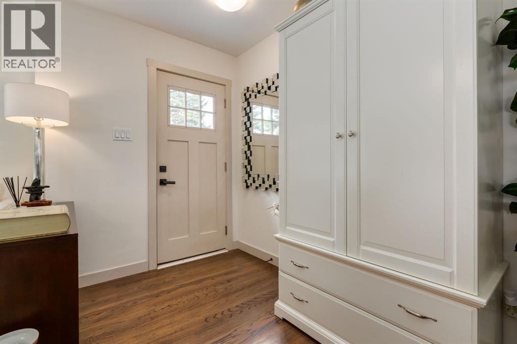 5004 43 Street Sw, Calgary, Alberta  T3E 3R3 - Photo 2 - A2305203