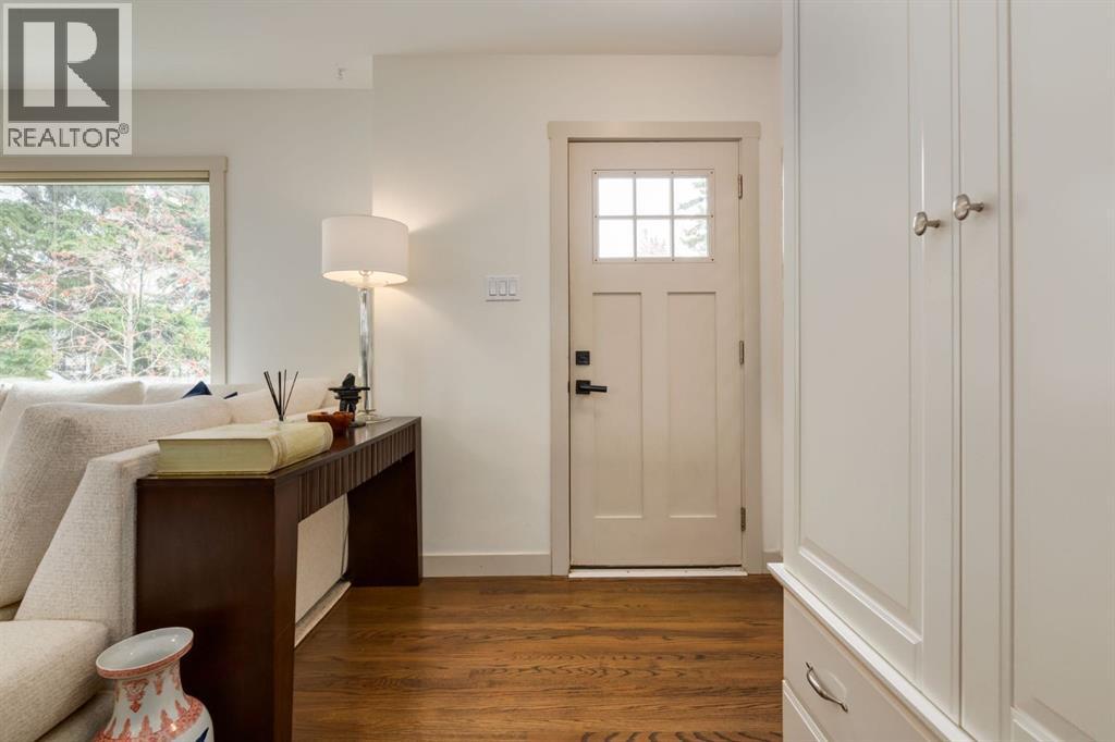 5004 43 Street Sw, Calgary, Alberta  T3E 3R3 - Photo 3 - A2305203