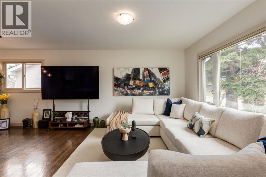 5004 43 Street Sw, Calgary, Alberta  T3E 3R3 - Photo 6 - A2305203