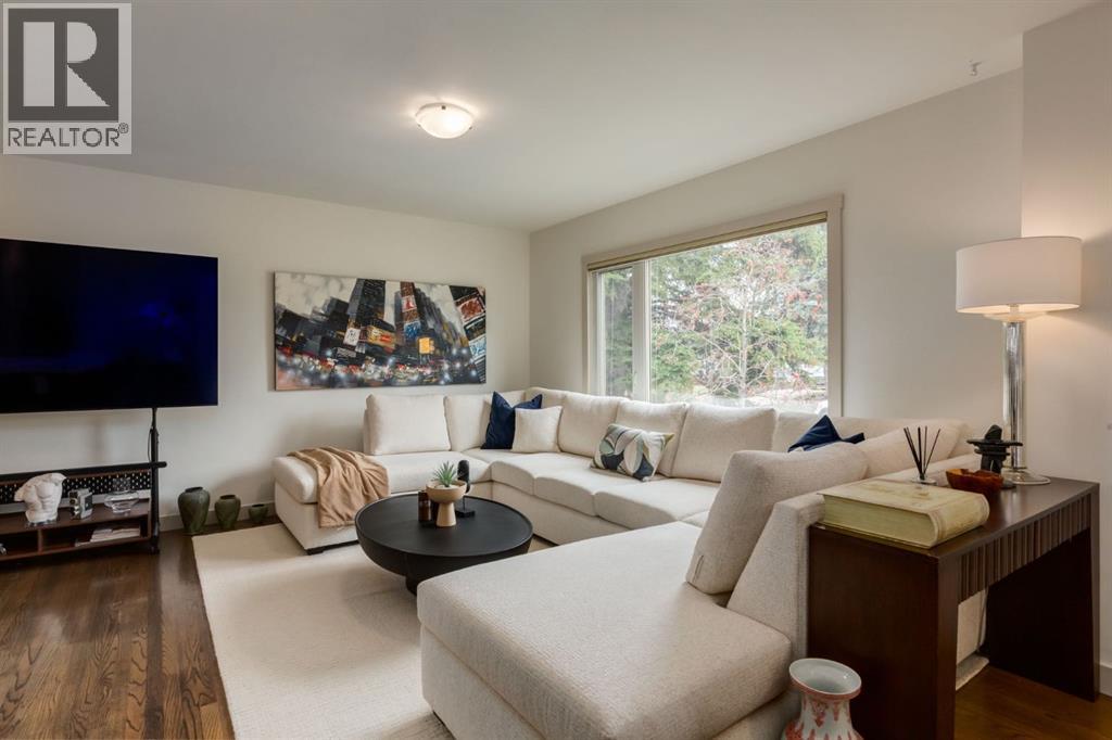 5004 43 Street Sw, Calgary, Alberta  T3E 3R3 - Photo 5 - A2305203