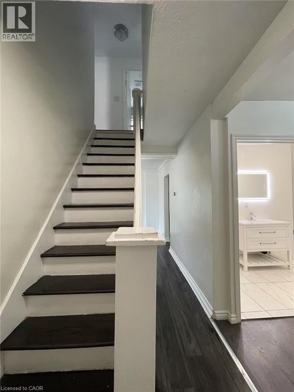 12 Carleton Street N, Thorold, Ontario  L2V 2A3 - Photo 13 - 40824215