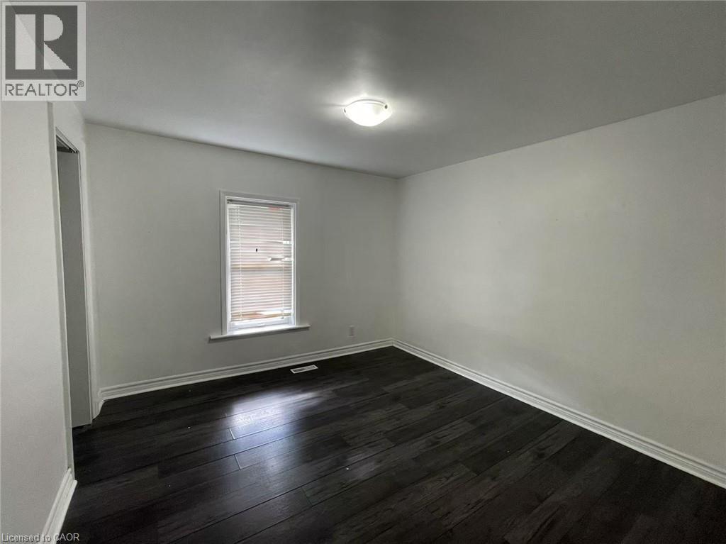 12 Carleton Street N, Thorold, Ontario  L2V 2A3 - Photo 18 - 40824215