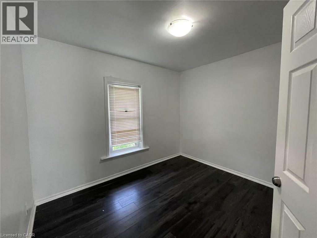 12 Carleton Street N, Thorold, Ontario  L2V 2A3 - Photo 19 - 40824215