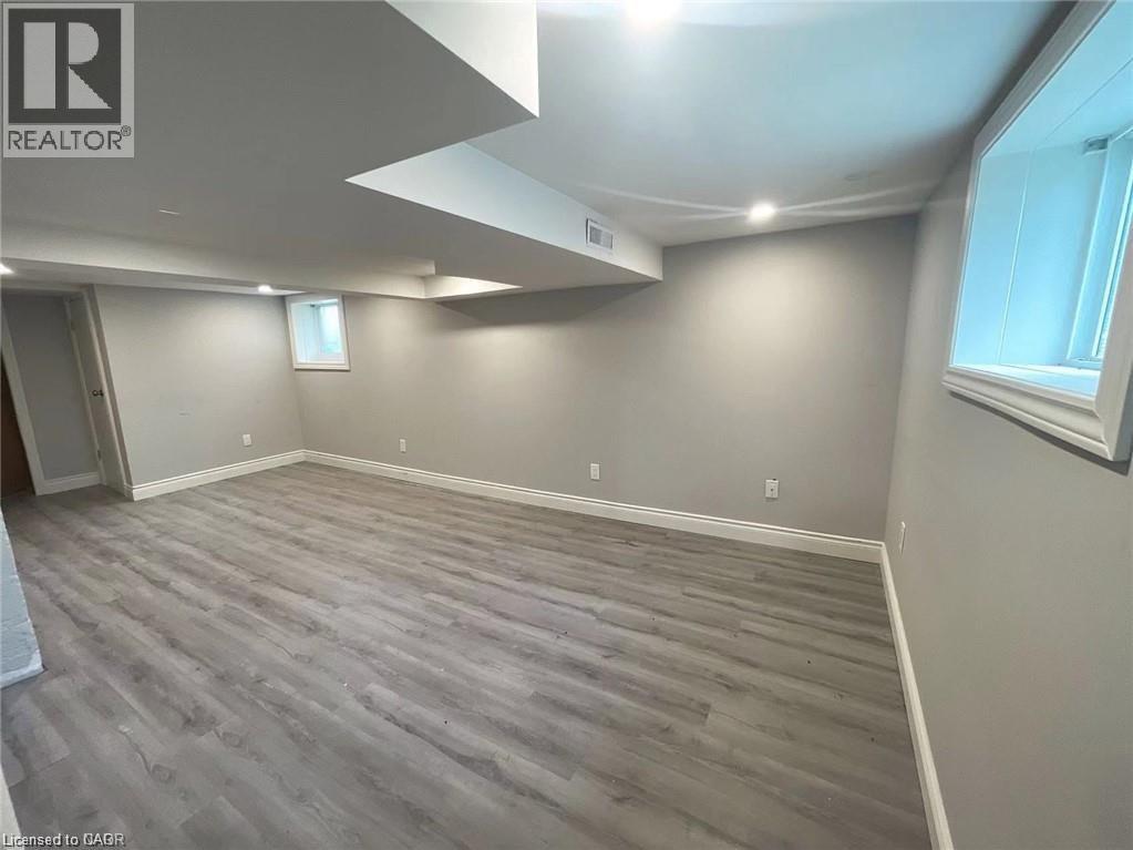 12 Carleton Street N, Thorold, Ontario  L2V 2A3 - Photo 24 - 40824215