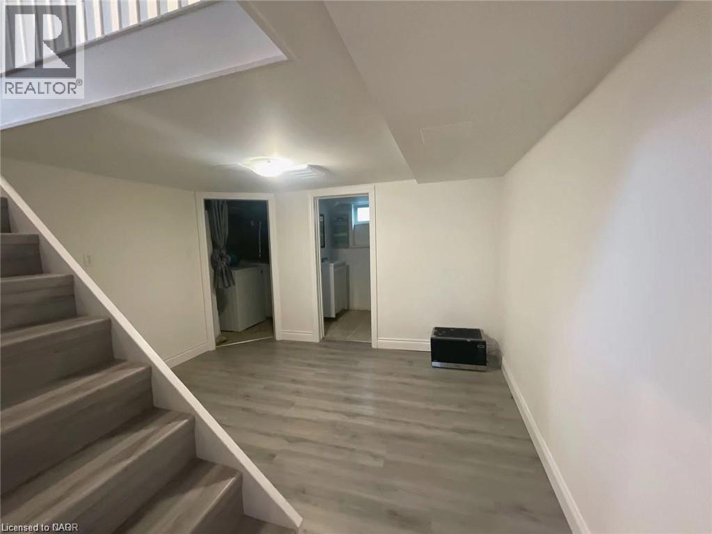 12 Carleton Street N, Thorold, Ontario  L2V 2A3 - Photo 25 - 40824215