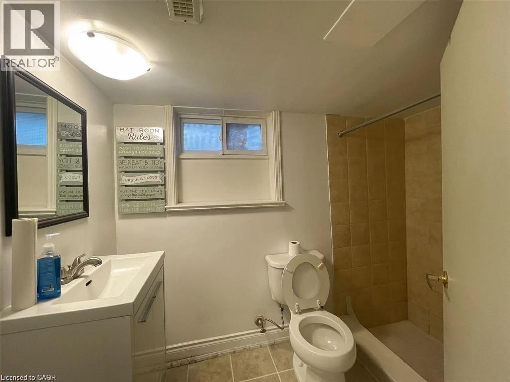 12 Carleton Street N, Thorold, Ontario  L2V 2A3 - Photo 26 - 40824215