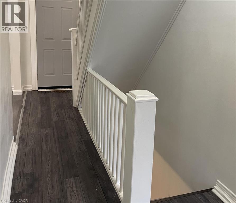 12 Carleton Street N, Thorold, Ontario  L2V 2A3 - Photo 28 - 40824215