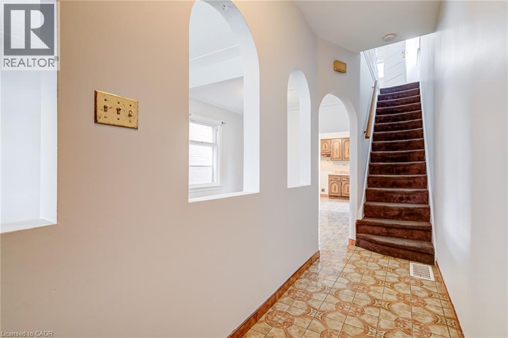 53 Sherman Avenue N, Hamilton, Ontario  L8L 6M1 - Photo 6 - 40824063