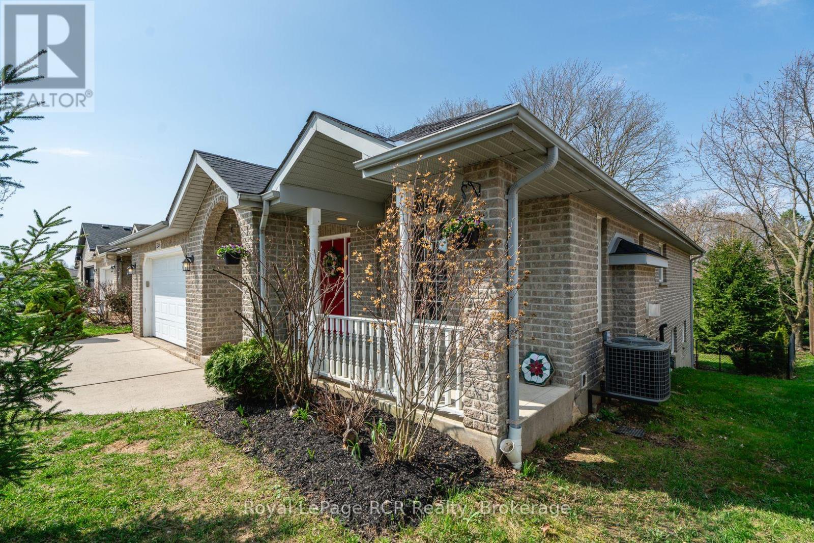 246 16th Avenue, Hanover, Ontario  N4N 3V3 - Photo 4 - X13045808