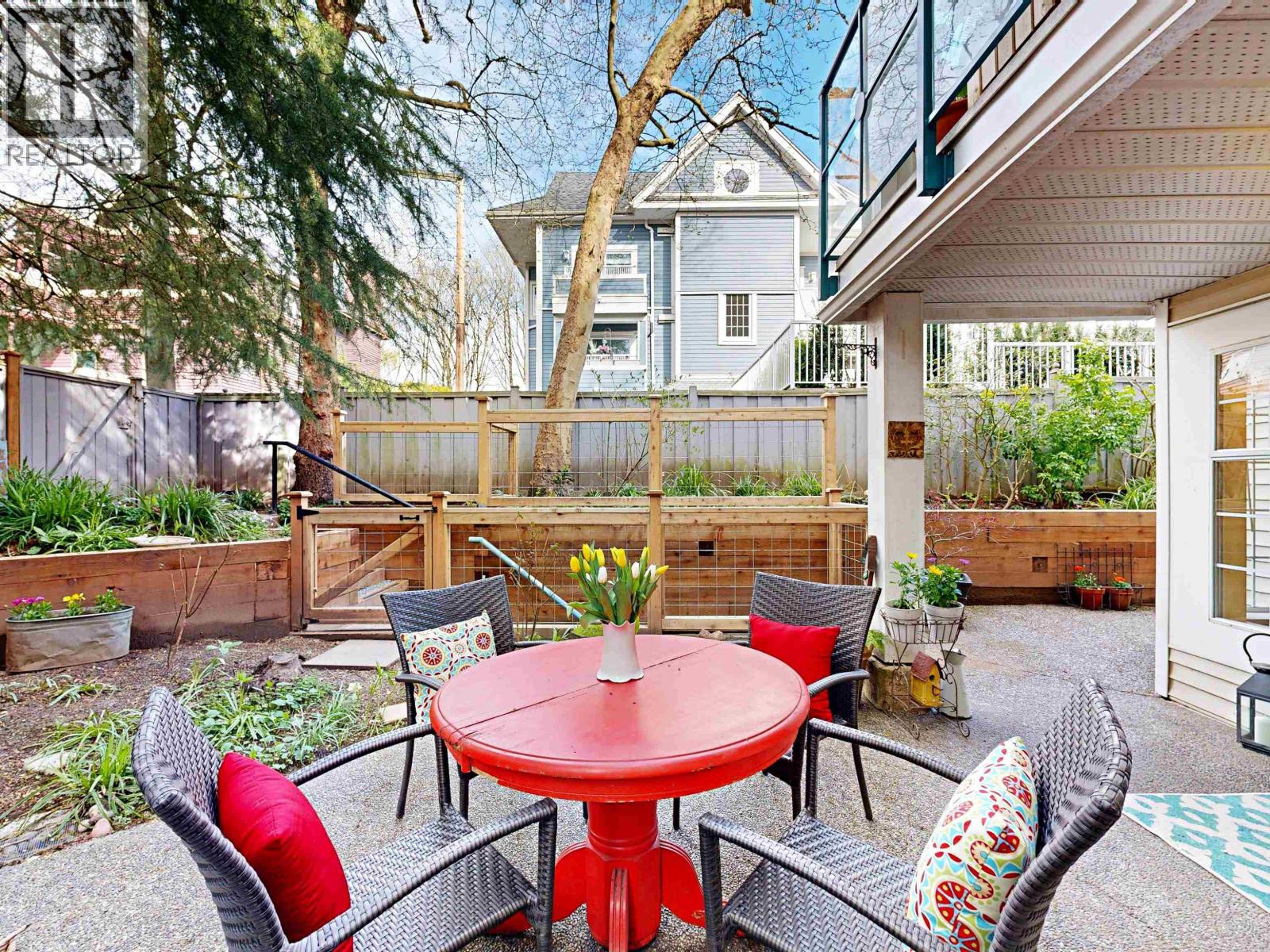 103 735 W 15 AVENUE, Vancouver, British Columbia