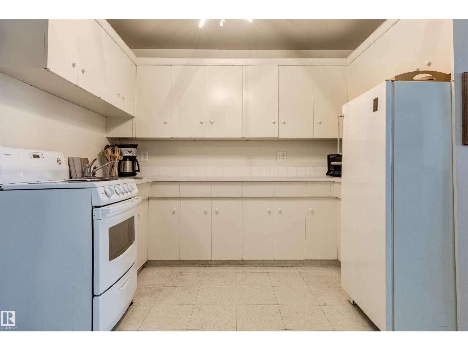 #33 10230 122 St Nw, Edmonton, Alberta  T5N 1L9 - Photo 4 - E4484305