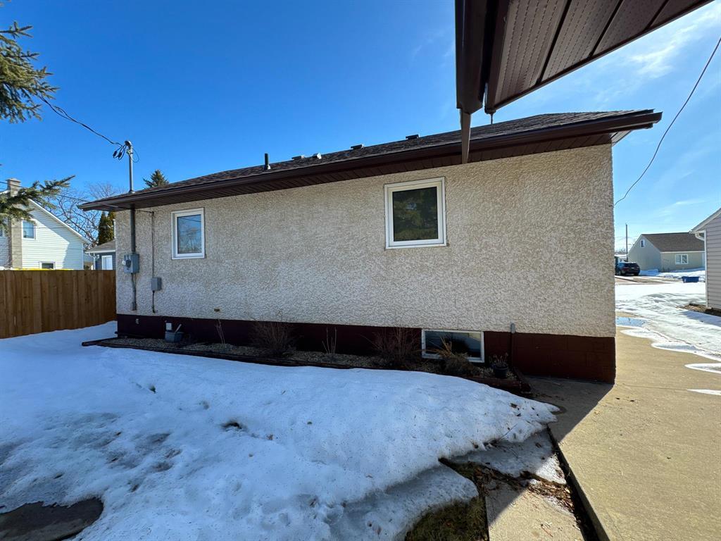 442 10th Avenue N, Swan River, Manitoba  R0L 1Z0 - Photo 2 - 202608320