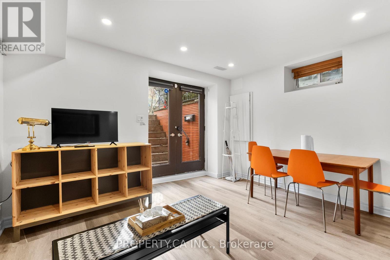 14 Bellwoods Avenue, Toronto, Ontario  M6J 2P4 - Photo 15 - C12943500