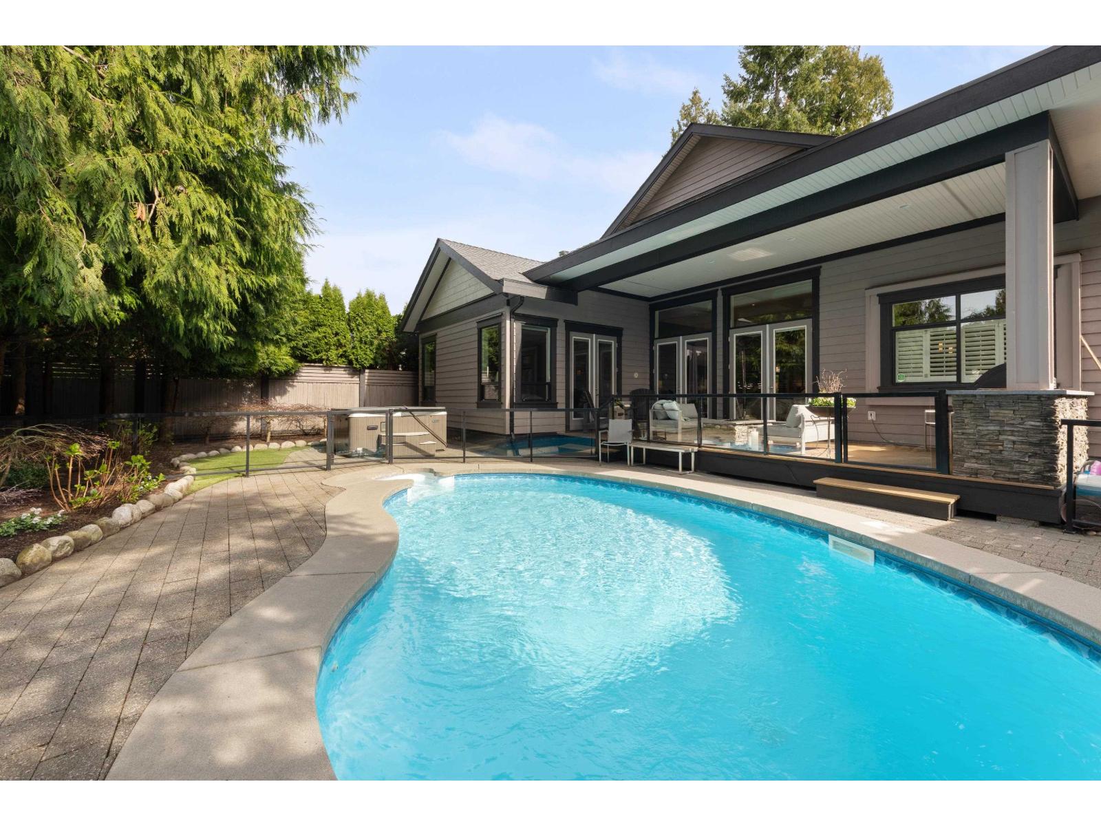 2045 Ocean Forest Drive, Surrey, British Columbia  V4A 6P1 - Photo 2 - R3104079