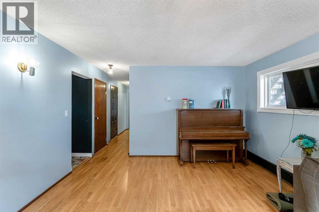 218 8 Avenue NE, Sundre, Alberta  T0M 1X0 - Photo 35 - A2295466