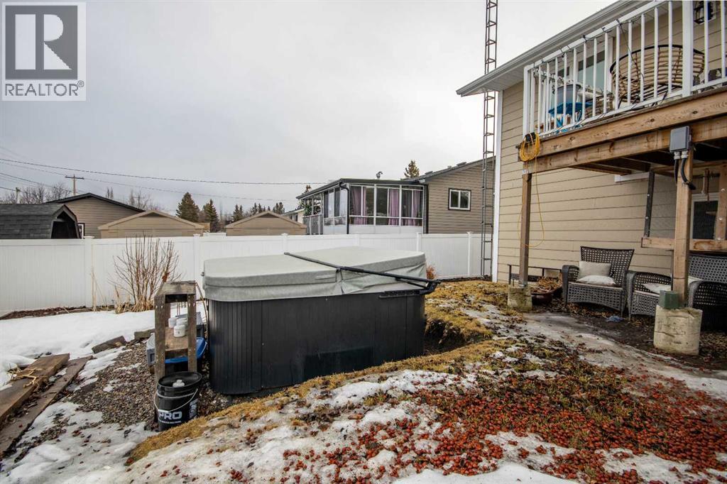 218 8 Avenue NE, Sundre, Alberta  T0M 1X0 - Photo 45 - A2295466