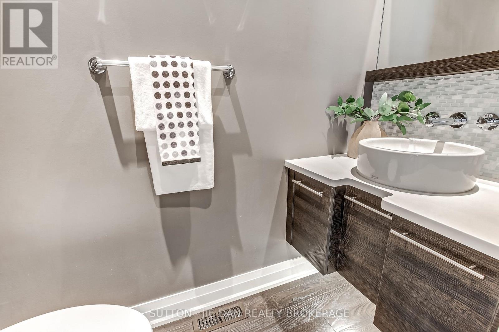 115 Pebblecreek Walk, London North, Ontario  N6G 0K4 - Photo 19 - X13045878