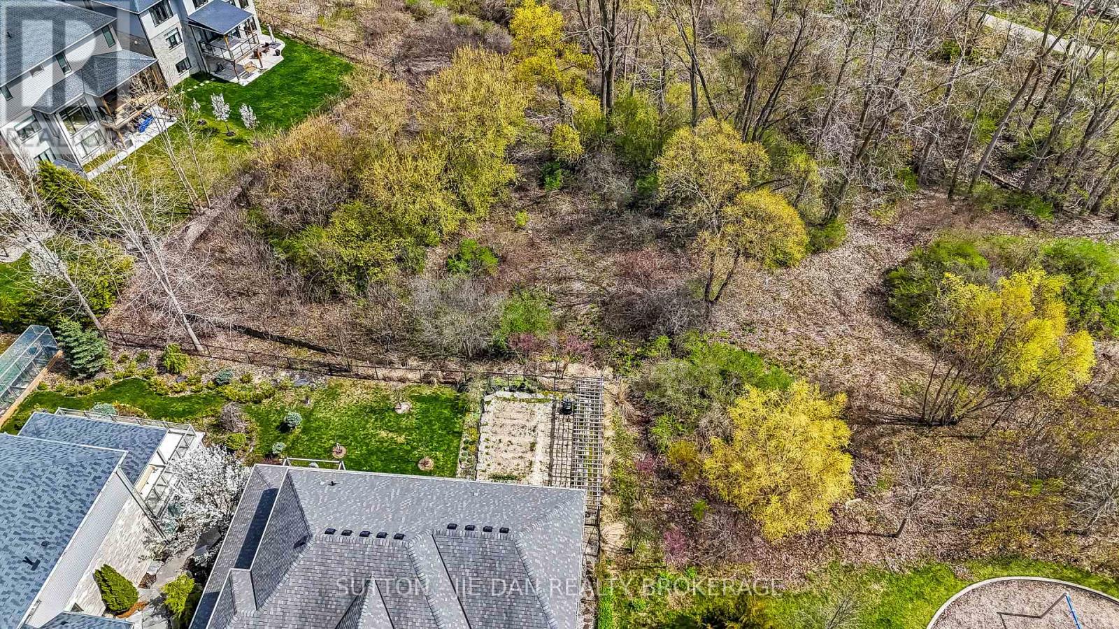 115 Pebblecreek Walk, London North, Ontario  N6G 0K4 - Photo 2 - X13045878