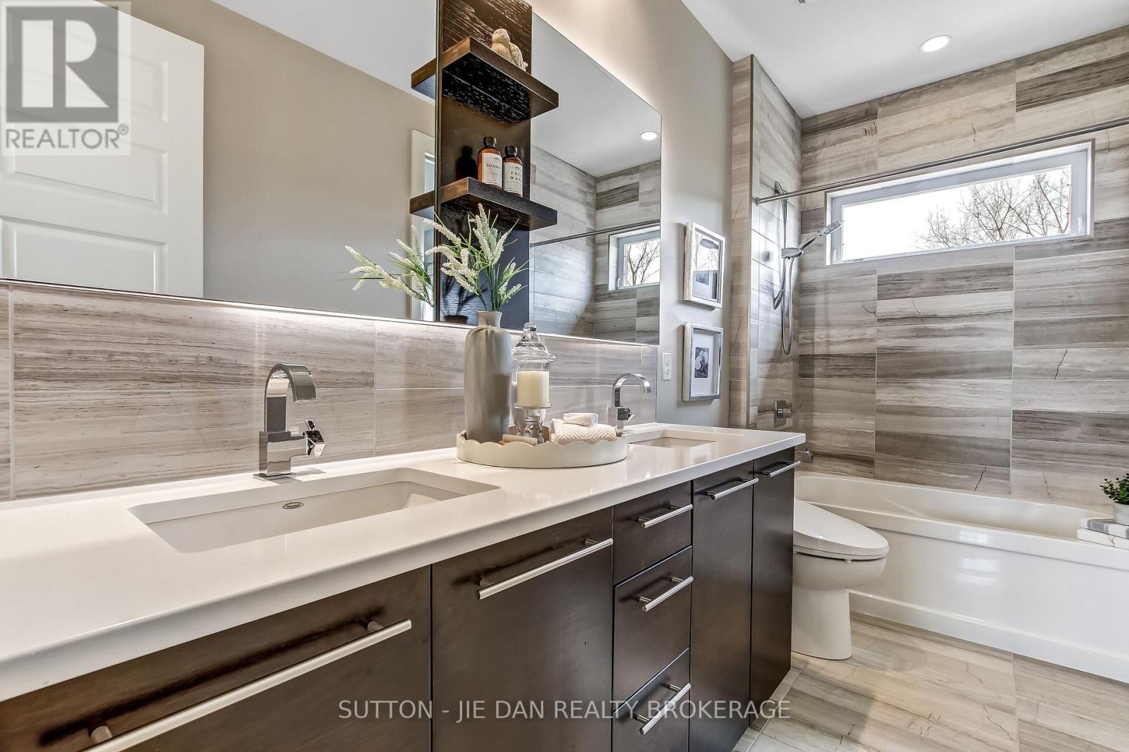 115 Pebblecreek Walk, London North, Ontario  N6G 0K4 - Photo 29 - X13045878