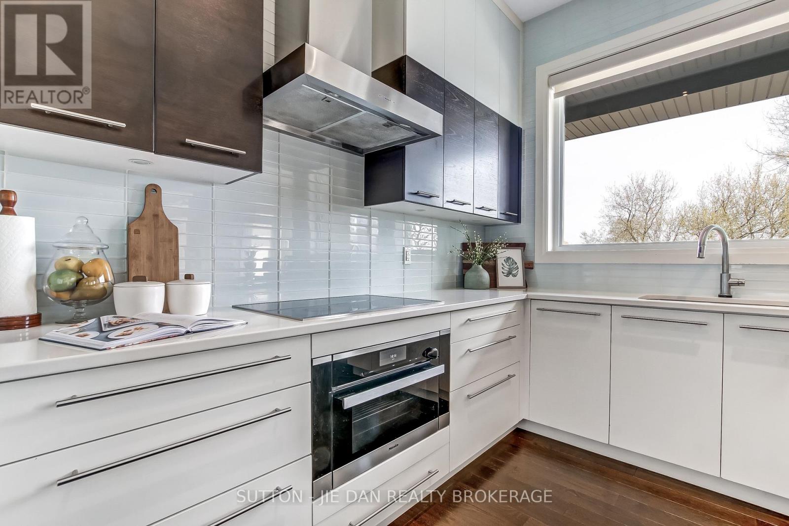 115 Pebblecreek Walk, London North, Ontario  N6G 0K4 - Photo 8 - X13045878