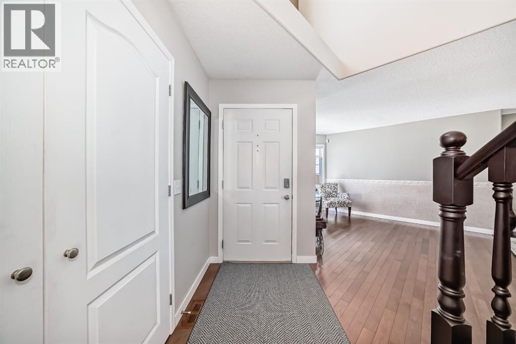 3094 Douglasdale Boulevard SE, Calgary, Alberta  T2Z 2T1 - Photo 2 - A2304121