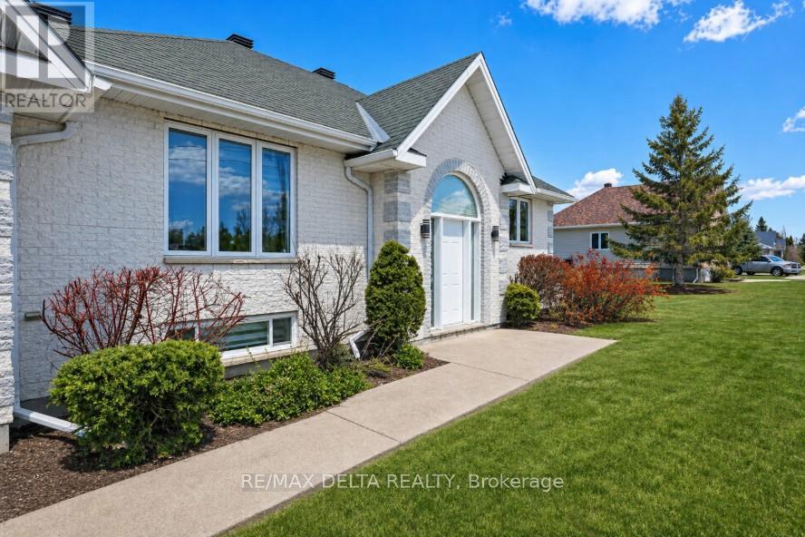 2031 DEVINE ROAD, Ottawa, Ontario