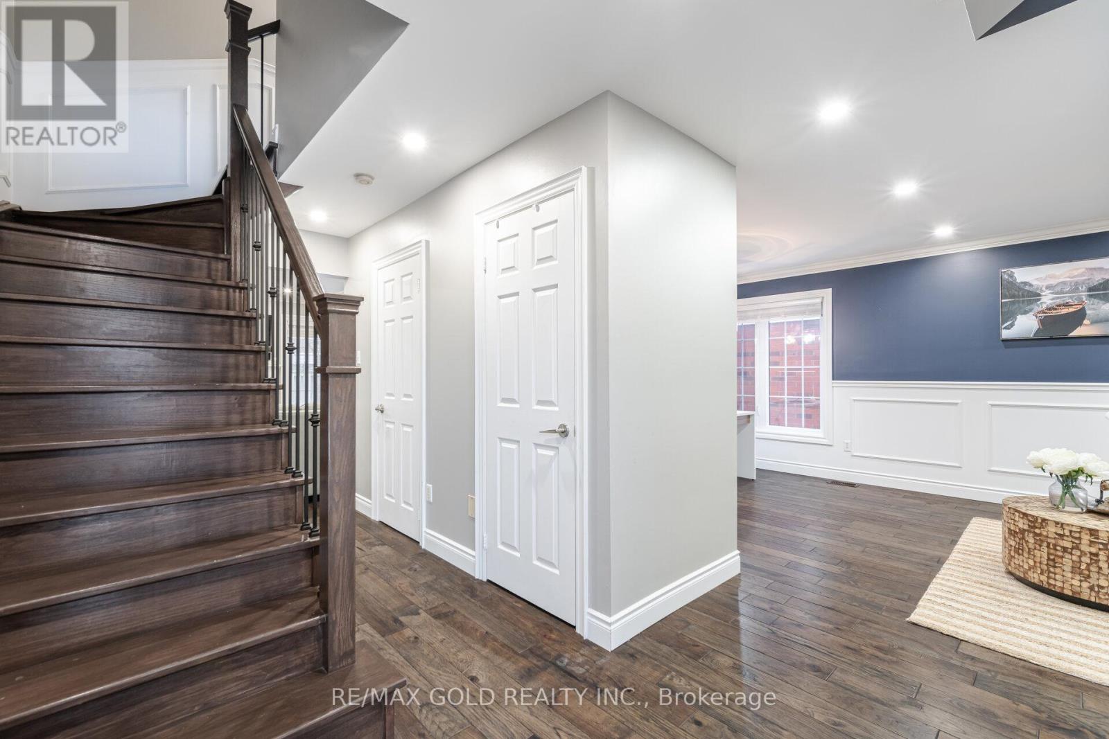 70 Curry Crescent, Halton Hills, Ontario  L7G 5T1 - Photo 4 - W13045850