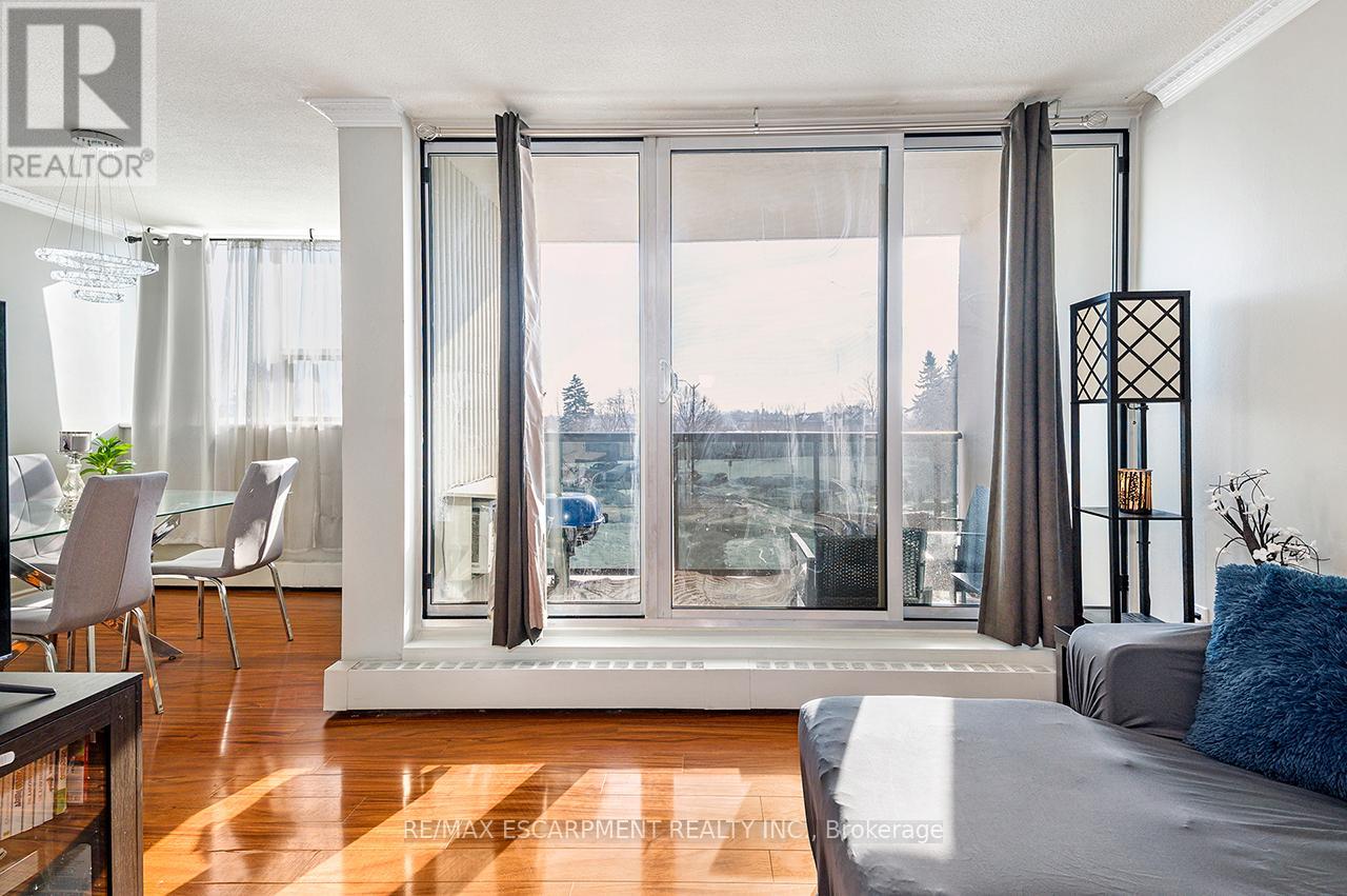 308 - 530 Lolita Gardens, Mississauga (Mississauga Valleys), Ontario  L5A 3T2 - Photo 10 - W13045864