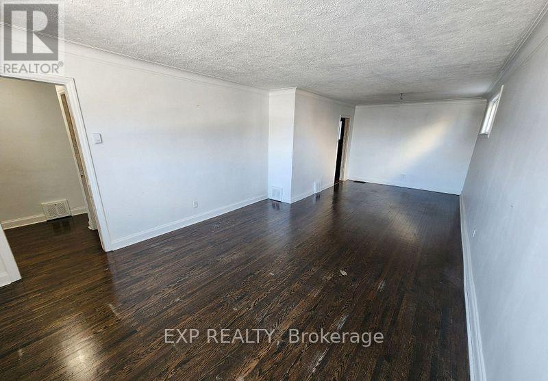 648 Glengrove Avenue, Toronto, Ontario  M6B 2J1 - Photo 7 - C12906960