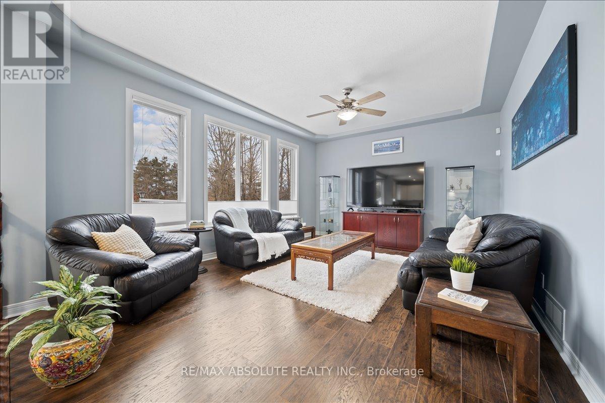 72 Kenins Crescent, Ottawa, Ontario  K2K 3E4 - Photo 11 - X12809286