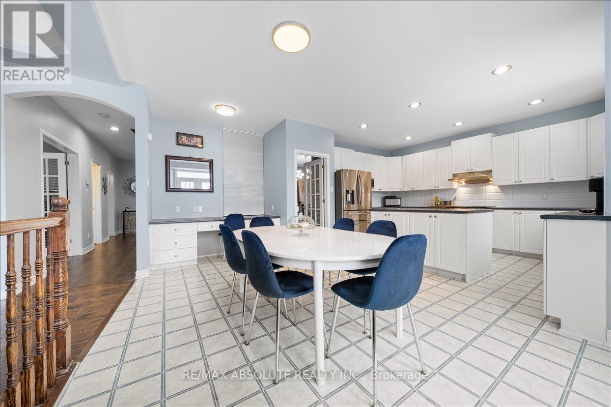 72 Kenins Crescent, Ottawa, Ontario  K2K 3E4 - Photo 13 - X12809286