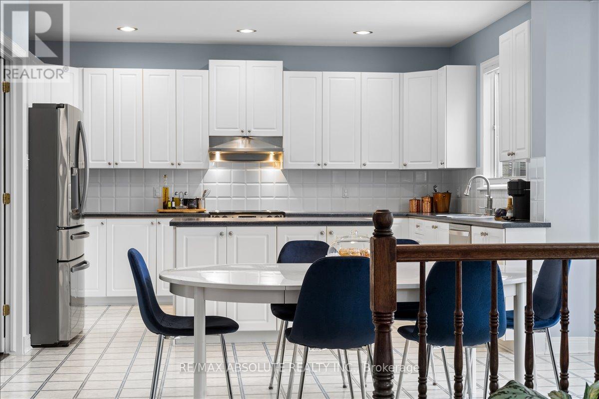 72 Kenins Crescent, Ottawa, Ontario  K2K 3E4 - Photo 18 - X12809286