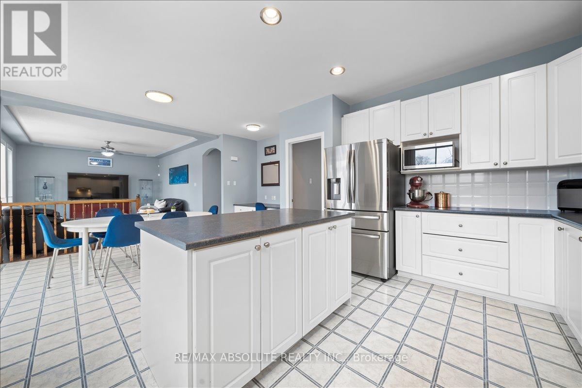 72 Kenins Crescent, Ottawa, Ontario  K2K 3E4 - Photo 20 - X12809286