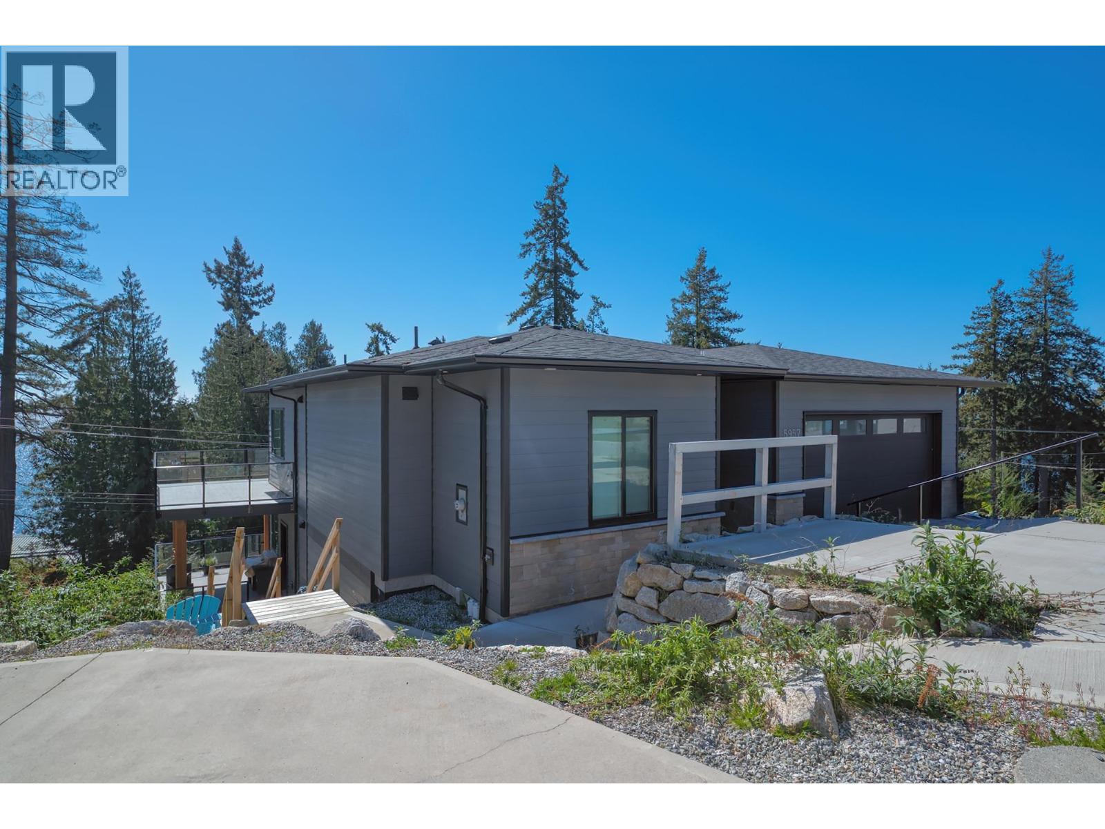 5957 Barnacle Place, Sechelt, British Columbia  V7Z 0V4 - Photo 39 - R3115853