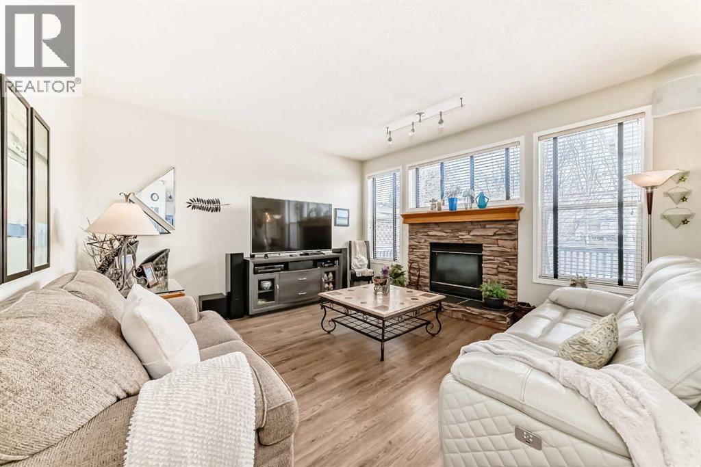 42 Somerset Circle SW, Calgary, Alberta  T2Y 3P7 - Photo 11 - A2298369