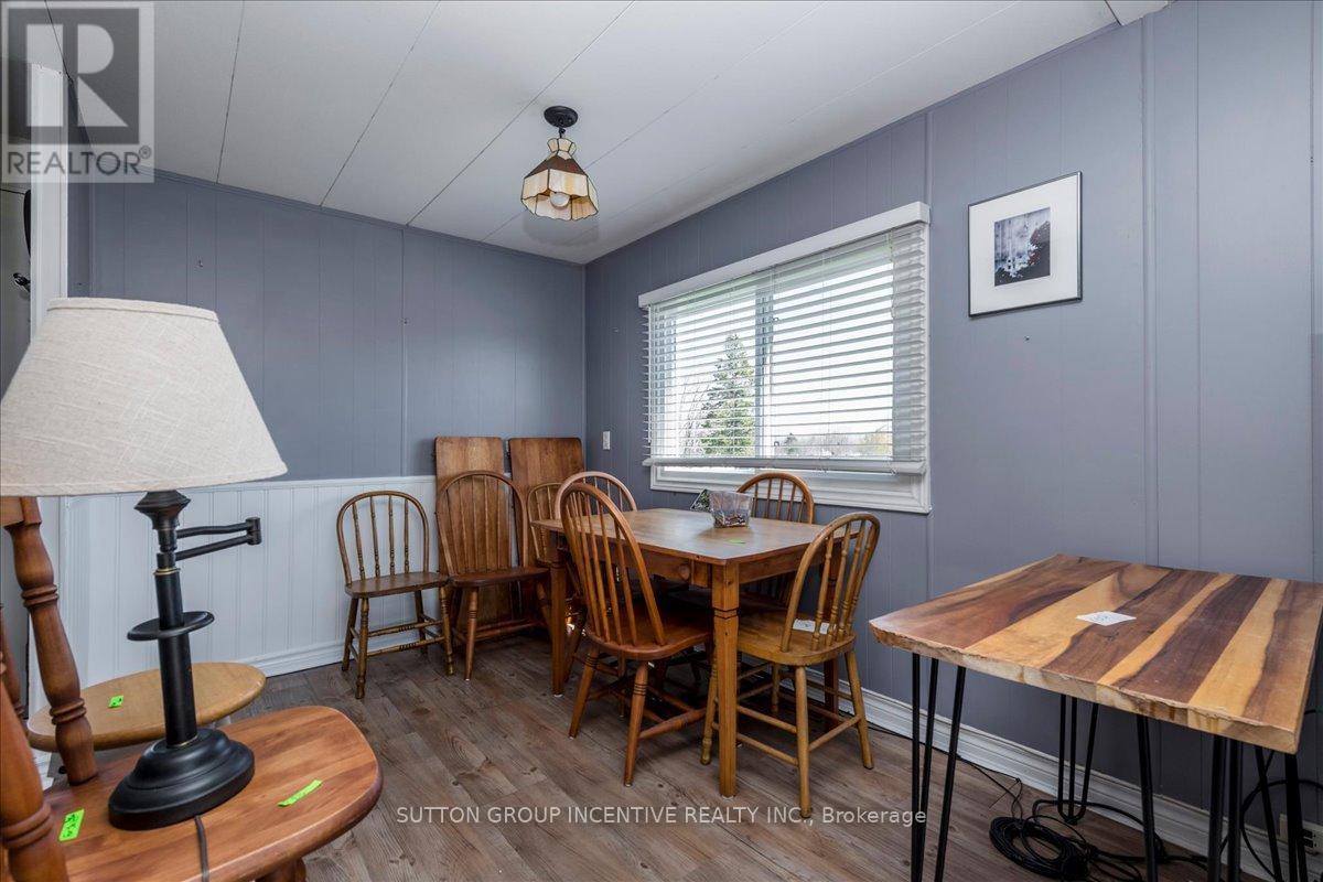 18 Trefoil Drive, Innisfil, Ontario  L9S 1P7 - Photo 4 - N13045914