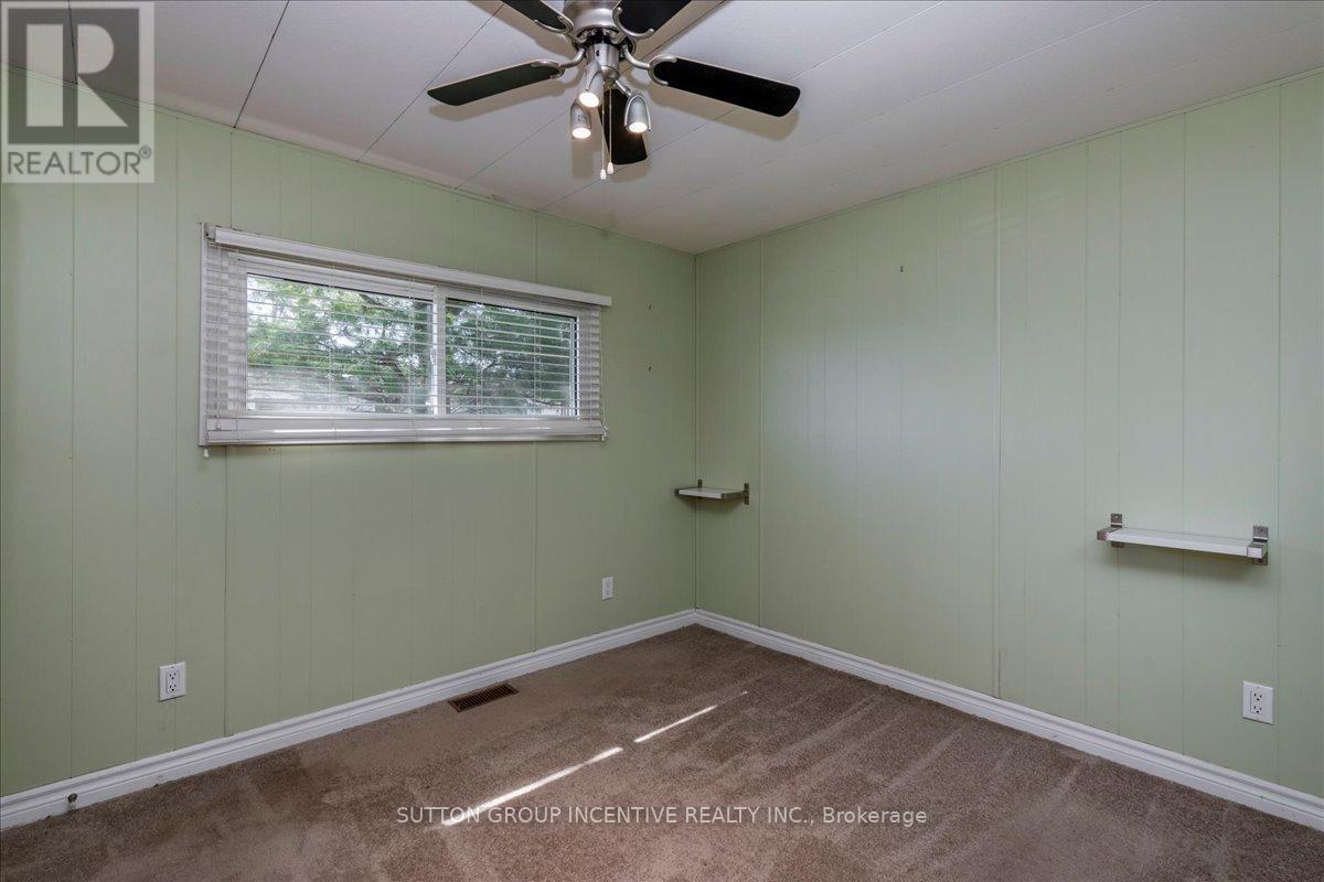 18 Trefoil Drive, Innisfil, Ontario  L9S 1P7 - Photo 7 - N13045914